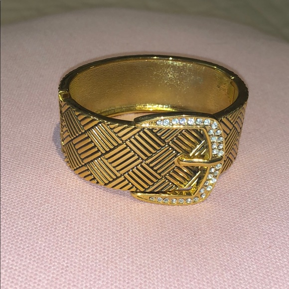 Gold belt buckle bling bracelet with stripe band - Picture 5 of 7